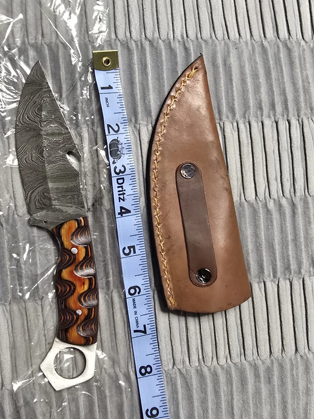 Damascus Blade Knife with Wood-Grain Handle and  Sheath